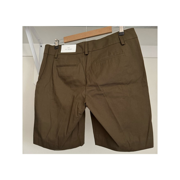 NWT Ann Taylor The 10" Short Olive Green Size 8 - Picture 1 of 7